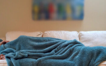 Sering Bangun Tengah Malam? Kenali Kebiasaan yang Bisa Mengganggu Tidur 1 Sering Bangun Tengah Malam? Kenali Kebiasaan yang Bisa Mengganggu Tidur