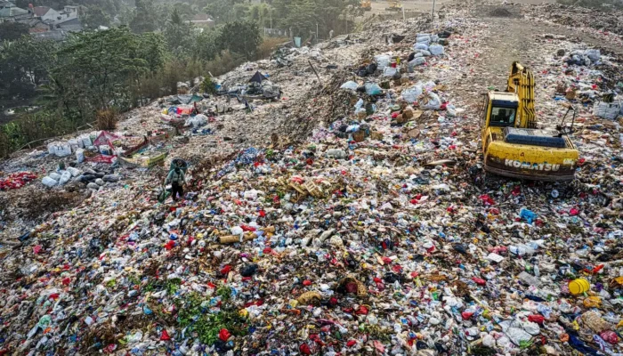 25.000 Mahasiswa Dikerahkan, Sampah Bandung Raya Ditarget Turun 20%