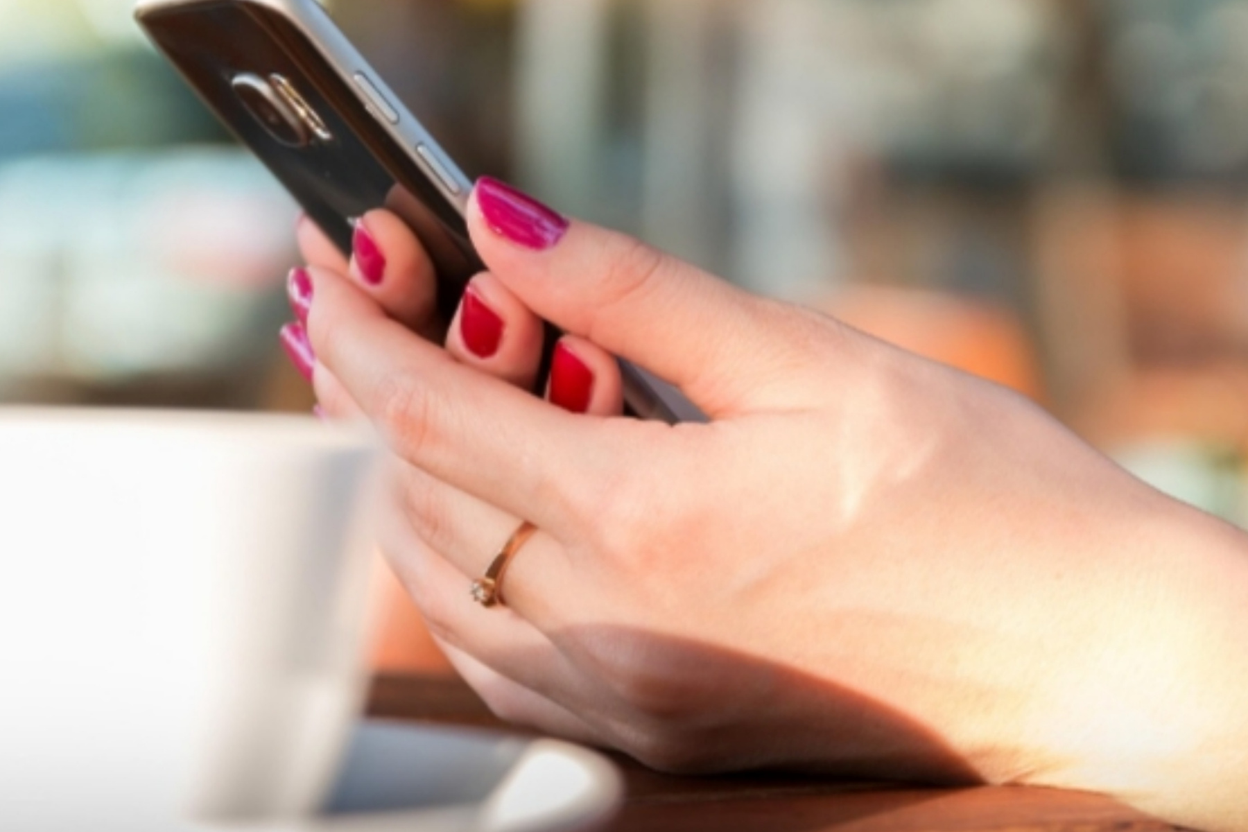 Digital Detox Saat Weekend: Cara Mengurangi Screen Time Tanpa Merasa Bosan