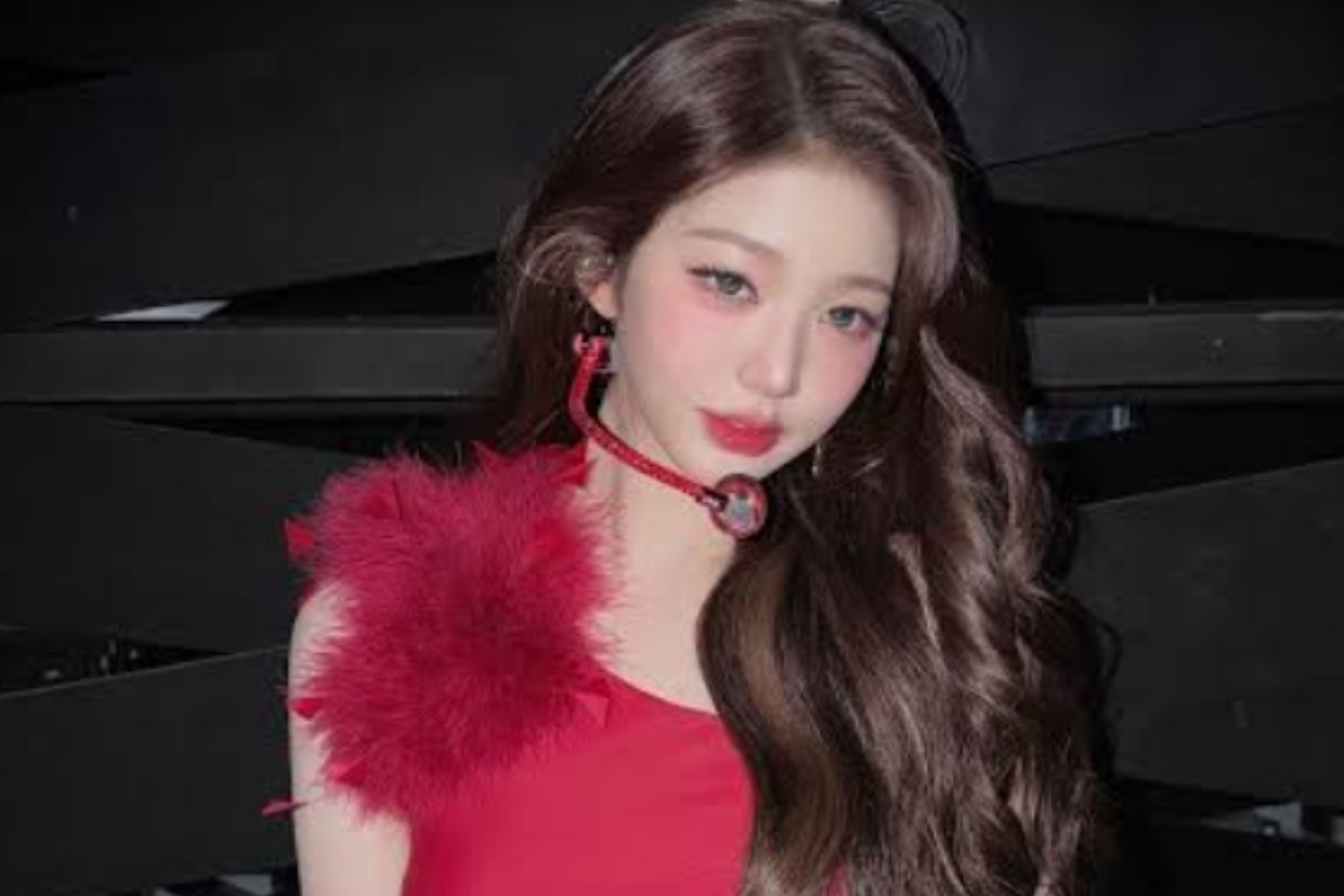 Foto Jang Won Young Saat Fitting Dior Tuai Perhatian Netizen
