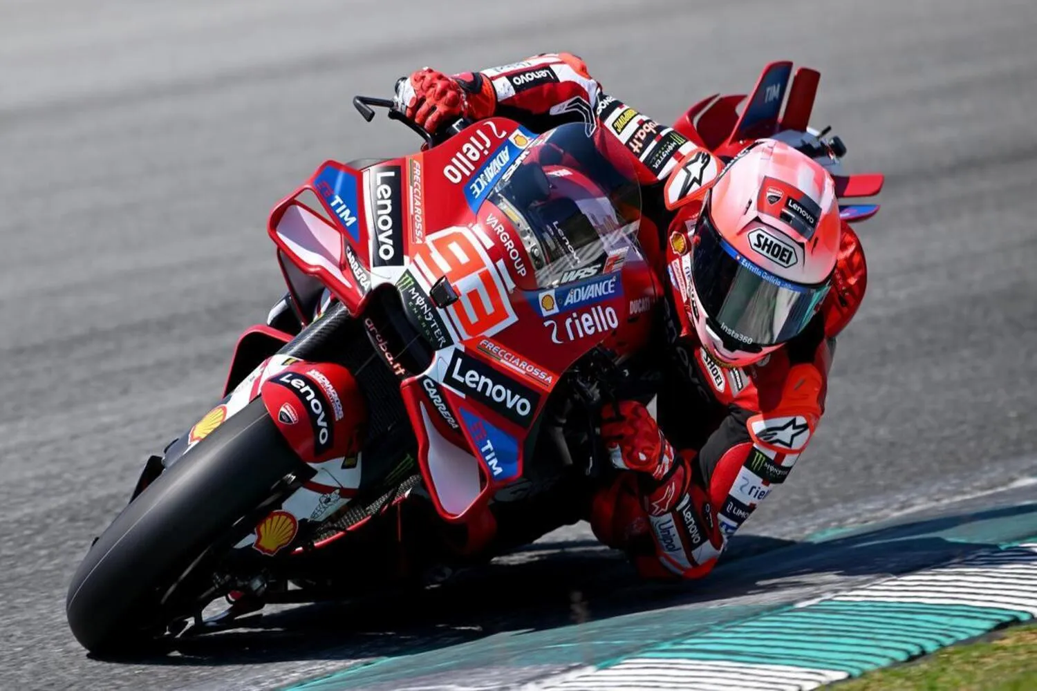 Hasil Sprint Race MotoGP Malaysia 2026: Acosta Taklukkan Marc Marquez