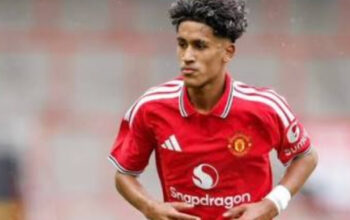 JJ Gabriel Dikabarkan Berlatih di Barcelona, Masa Depannya di MU Disorot