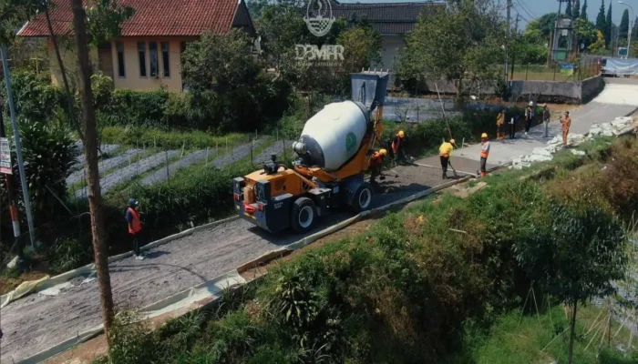 Jabar Siapkan 18 Mobile Batching Plant untuk Bangun Jalan Desa
