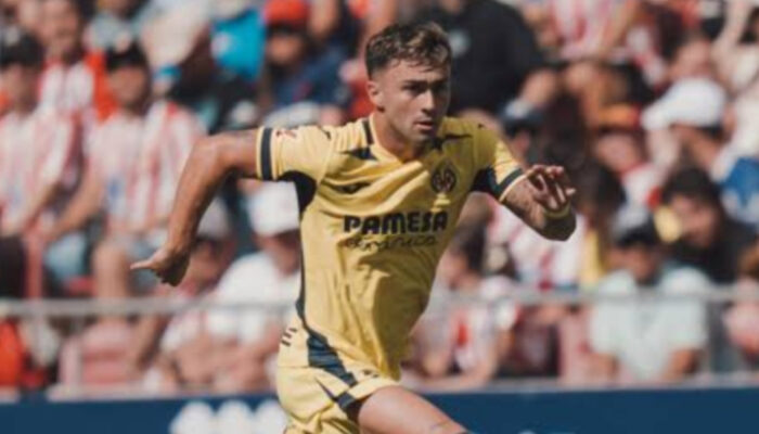 Liverpool Pantau Alberto Moleiro
