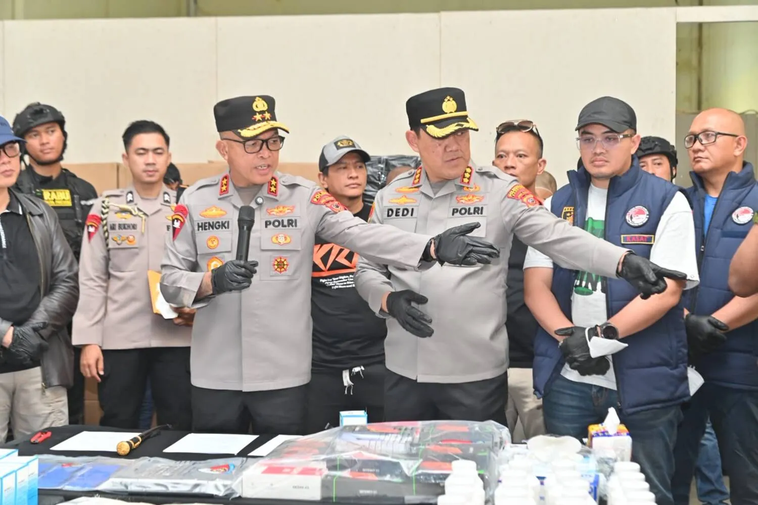 Polda Jabar Bongkar Pabrik Obat Ilegal, 560 Ribu Butir Disita