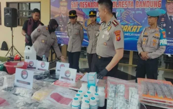 Polresta Bandung Ungkap 50 Kasus Narkoba, 52 Tersangka Ditangkap 3 Polresta Bandung Ungkap 50 Kasus Narkoba, 52 Tersangka Ditangkap