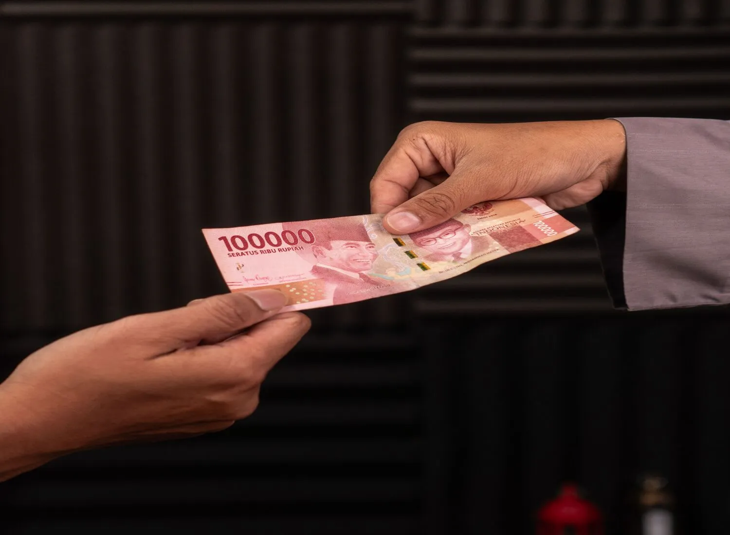 Rupiah Melemah, Apa Pemicunya?