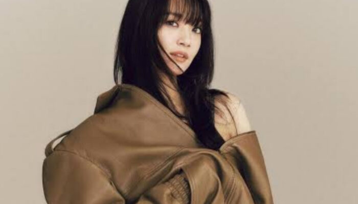 Shin Min Ah Tampil Elegan Menuju Paris