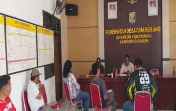 Warga Cihamerang Kabupaten Sukabumi Geruduk Kantor Desa, Anggaran KDMP Dipertanyakan